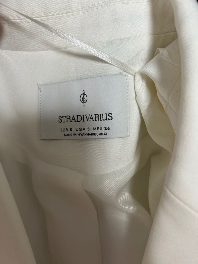 Americana blanca Stradivarius