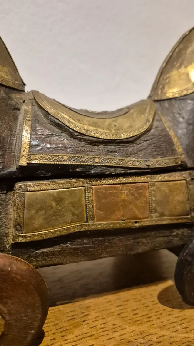 Scatola cavallo in legno e ottone