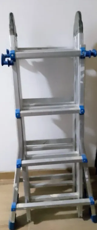 Escalera telescópica de aluminio