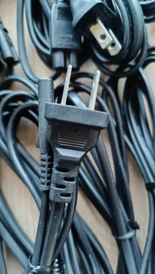 Cable de corriente japonés