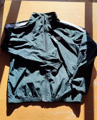 Cazadora cortavientos Nike verde juvenil