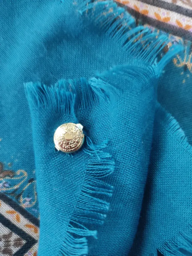 Elegante scialle quadrato floreale