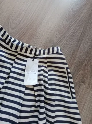 Falda Bershka Talla M Rayas Azul y Blanco