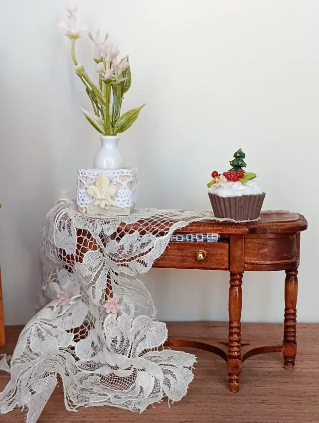 Miniatura consolle per dollhouse