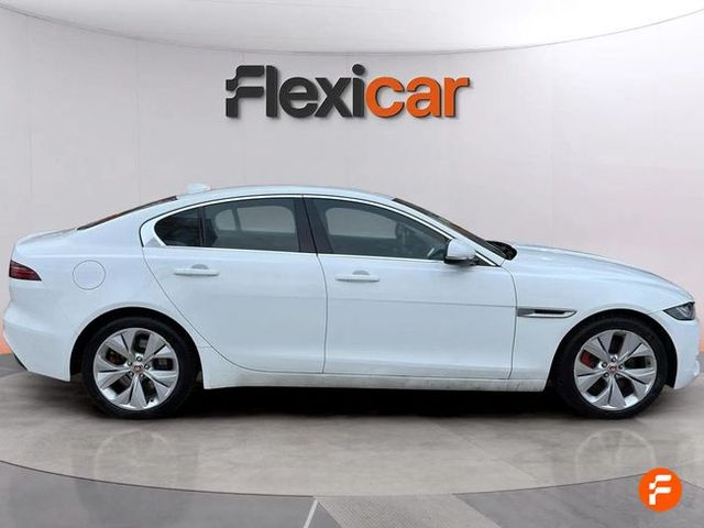 Jaguar XE 2.0 Diesel 132kW R-Sport Auto AWD