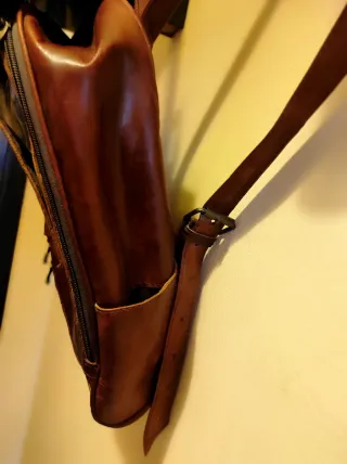 Mochila de cuero genuino