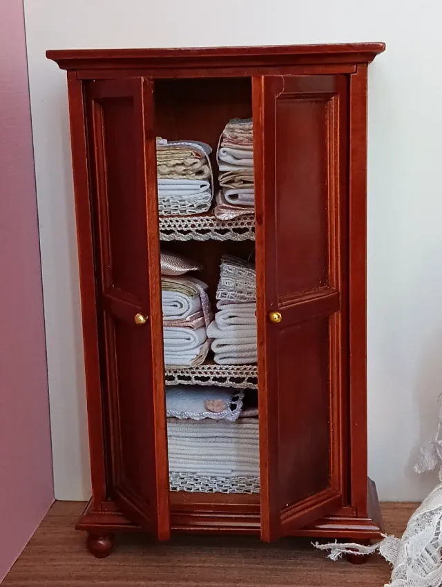 Armadio miniatura casa bambole