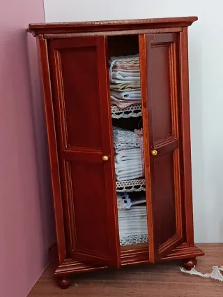 Armadio miniatura casa bambole