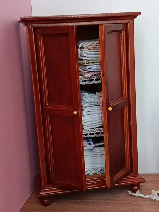 Armadio miniatura casa bambole