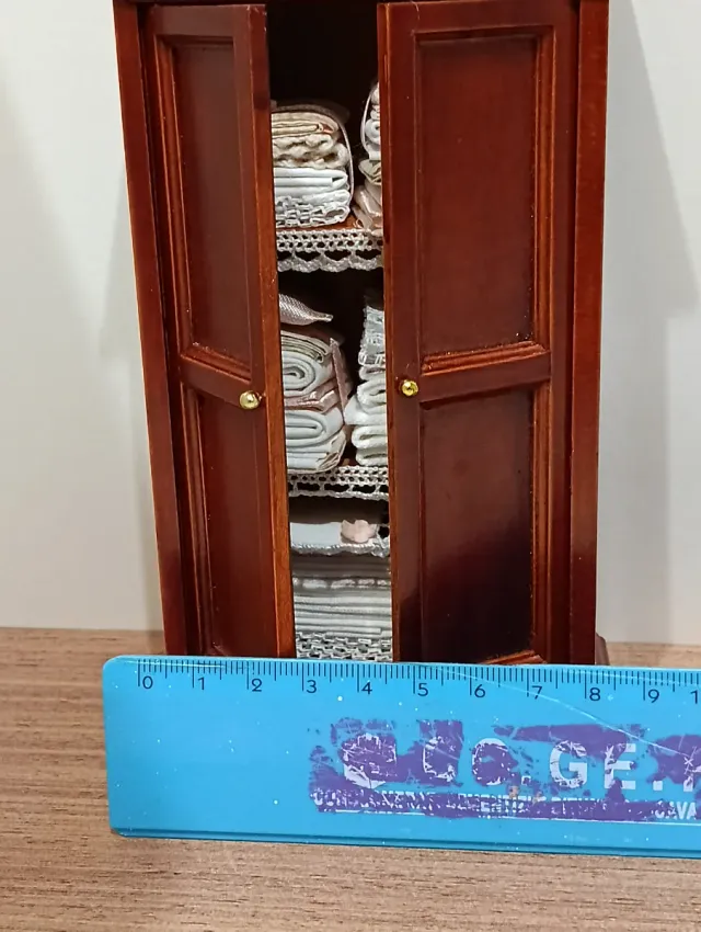 Armadio miniatura casa bambole
