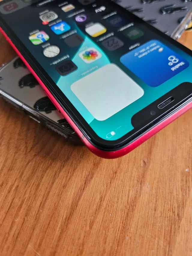 iPhone XR 128GB Rosso