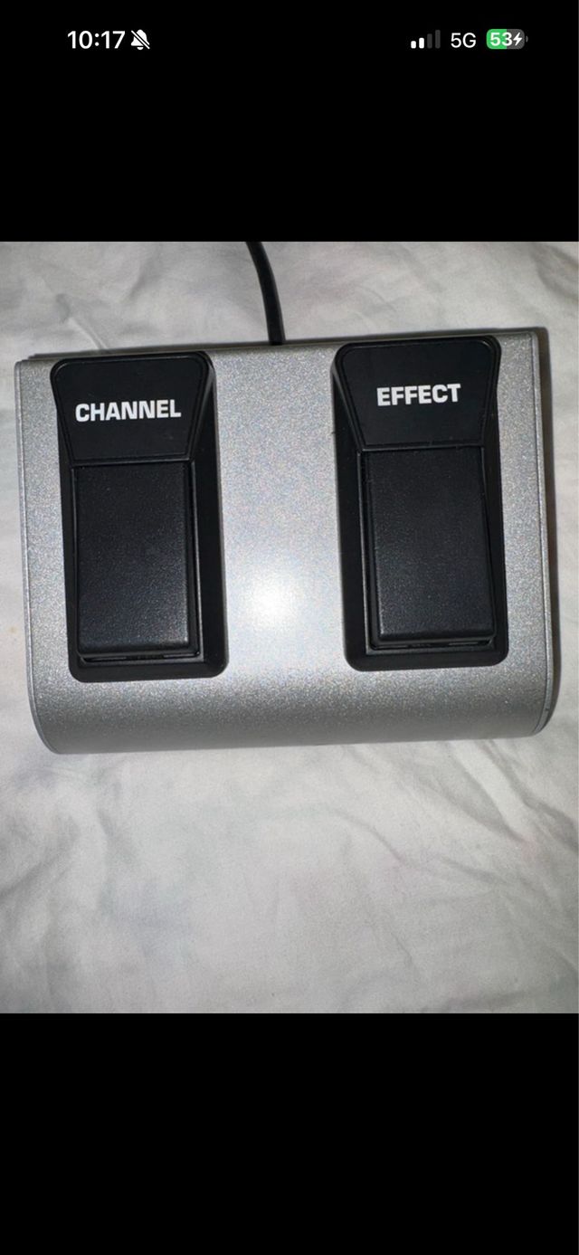 Behringer FS112 Pedal Doble