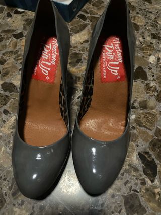 Zapatos Mustang Talla 37 Gris Charol