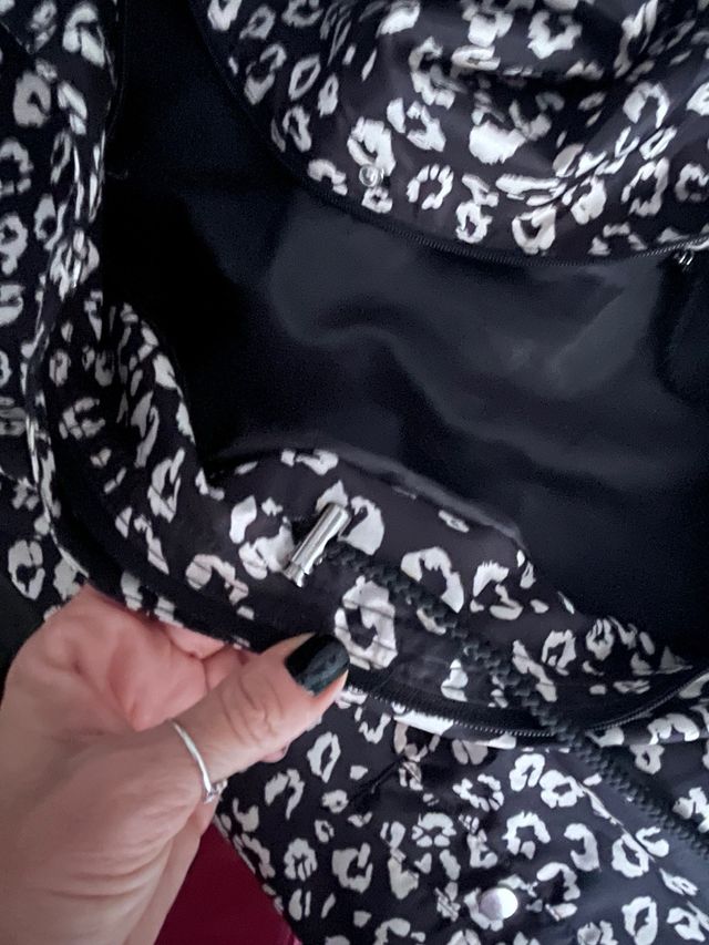 Chubasquero estampado leopardo