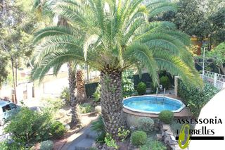 Chalet en venta en Torrelles de Llobregat