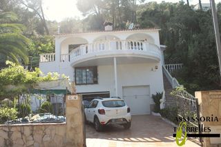 Chalet en venta en Torrelles de Llobregat