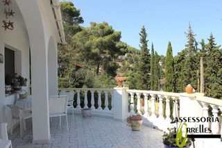 Chalet en venta en Torrelles de Llobregat