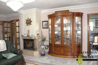 Chalet en venta en Torrelles de Llobregat