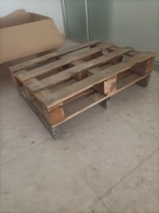 4 Palets de Madera con Ruedas