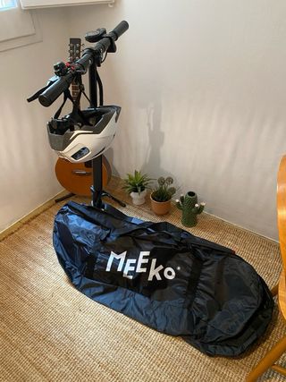 Patinete eléctrico Meeko + batería, funda y casco!