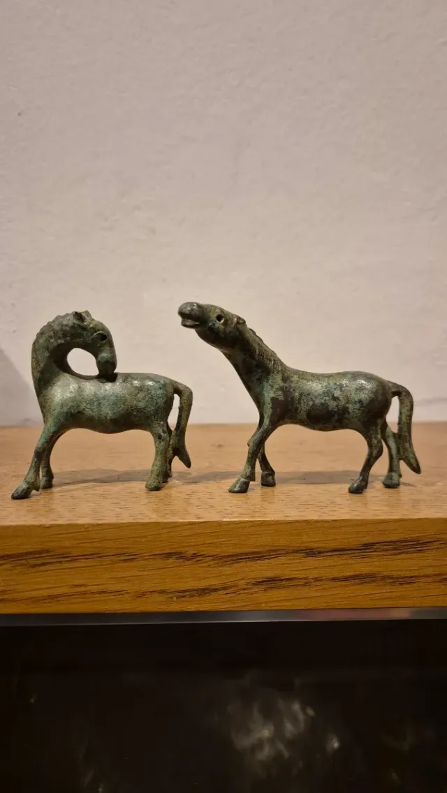 Figure di cavalli in bronzo