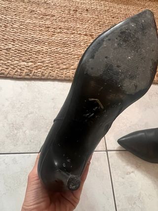 Botines Liu Jo negros cadena dorada T40