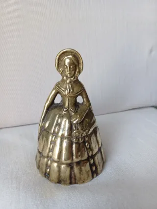 Campana de bronce antigua