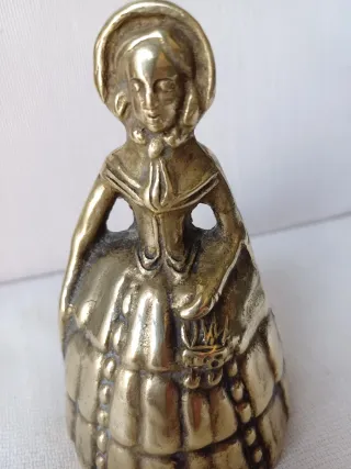 Campana de bronce antigua