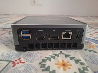 Mini PC MINIS FORUM UM250 Gris