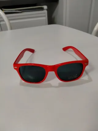 Gafas de sol rojas