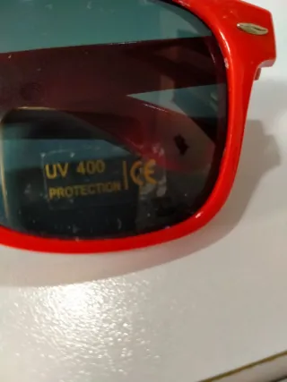 Gafas de sol rojas