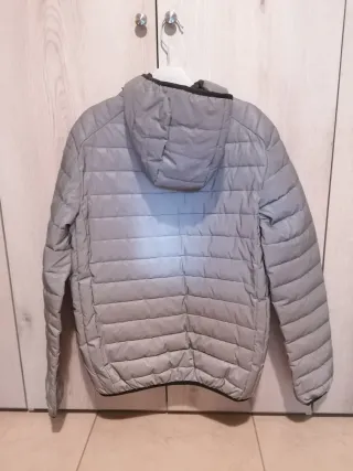 Chaqueta reflectante Ellesse.