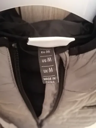 Chaqueta reflectante Ellesse.