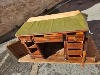 Scrivania antica in noce massello