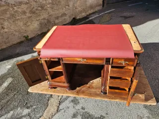 Scrivania antica in noce massello