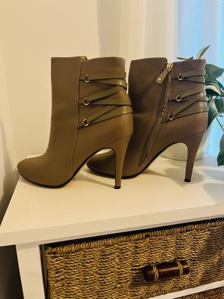 Botines Latouche Piel Talla 40 perfecto estado