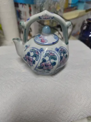 Tetera decorativa de cerámica