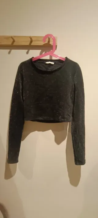 Camiseta Crop Top Negra Brillante