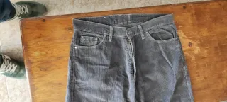 Pantalones Levis y lacoste Talla48 y44.