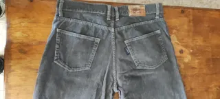 Pantalones Levis y lacoste Talla48 y44.