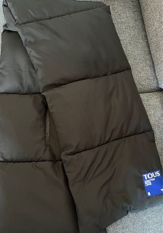 Bufanda Tous acolchada negra