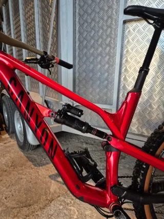 Bicicletta da mountain bike Canyon Spectral AL 6.0 in rosso