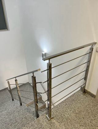 Se realizan trabajos metálicos a medida.