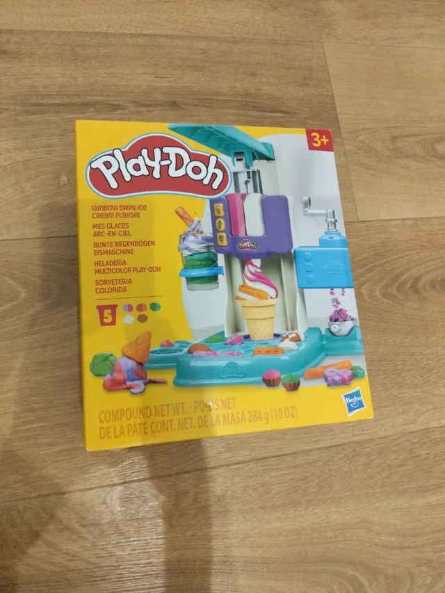 Play-Doh Máquina de Helados Arcoíris