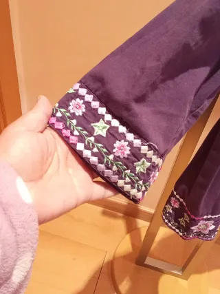 Blusa CLOCHE bordada con cordón