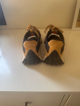 Zapatillas New Balance Marrones y Rojas