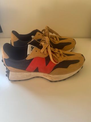 Zapatillas New Balance Marrones y Rojas