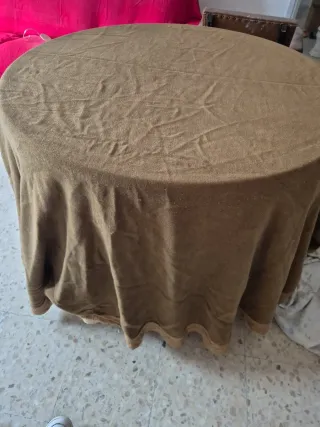 Falda de camilla redonda beige