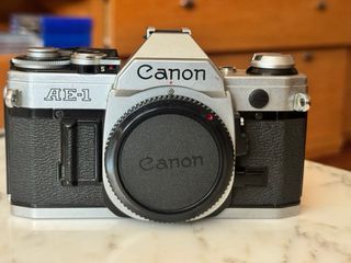 Cámara Analógica Canon AE-1 Plata y Negra