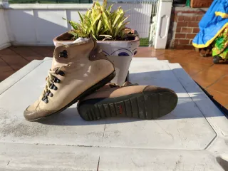 Botines ante beis, negro de piel y cuña, bota piel